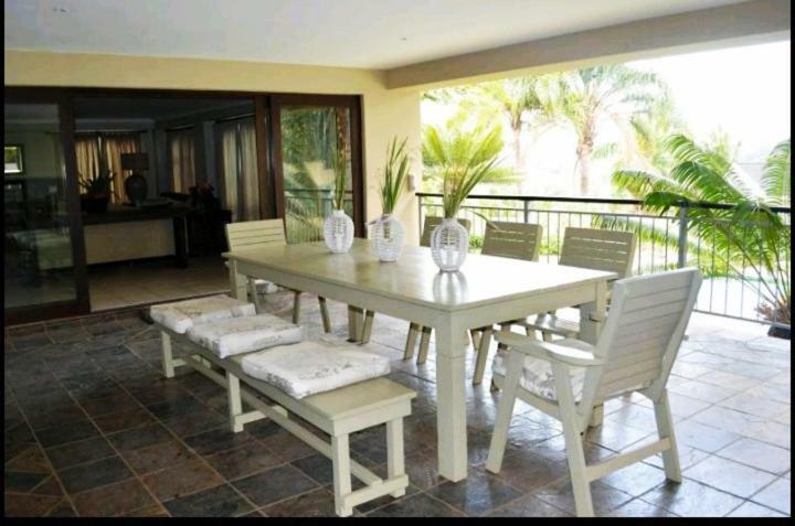 Mahogany Villa Guesthouse - Solar Ballito Exteriör bild
